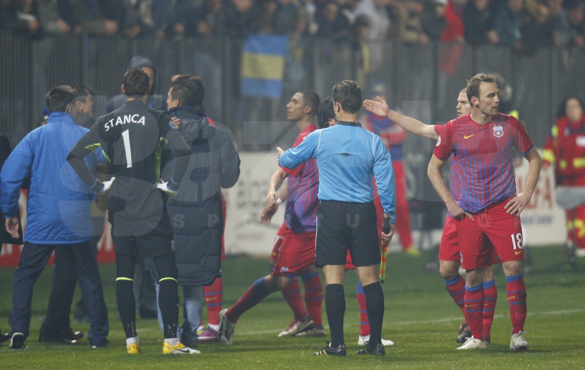 Cronica unui meci tragic Petrolul - Steaua 0-2, suspendat în minutul 45 » Marea irascibilitate