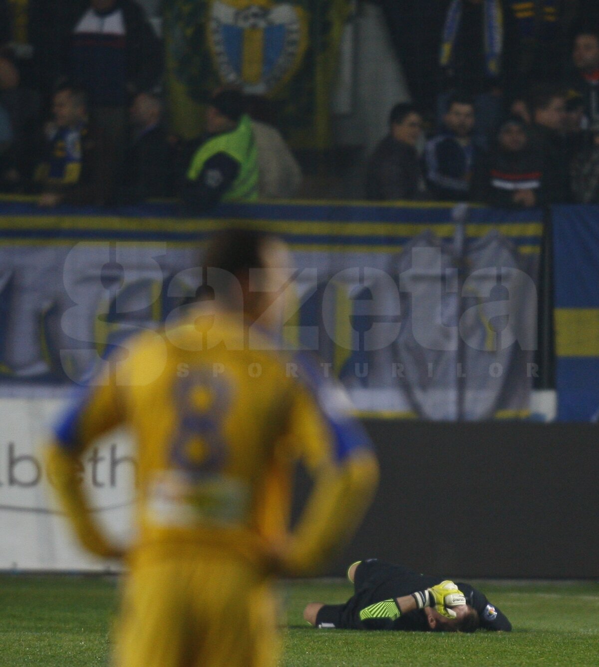 Cronica unui meci tragic Petrolul - Steaua 0-2, suspendat în minutul 45 » Marea irascibilitate