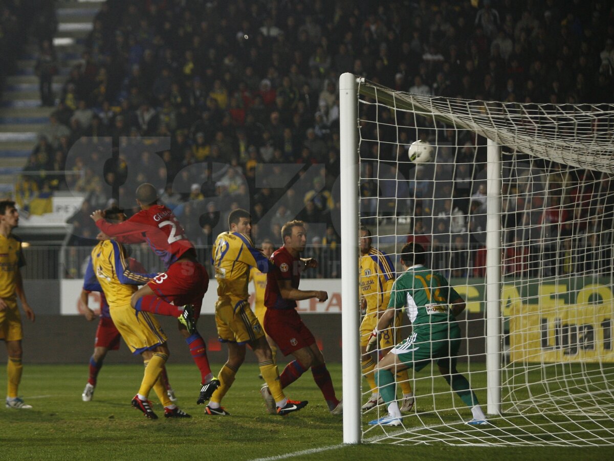 Cronica unui meci tragic Petrolul - Steaua 0-2, suspendat în minutul 45 » Marea irascibilitate