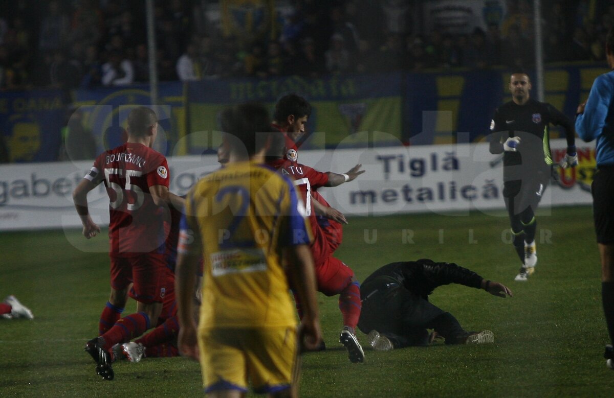 Cronica unui meci tragic Petrolul - Steaua 0-2, suspendat în minutul 45 » Marea irascibilitate