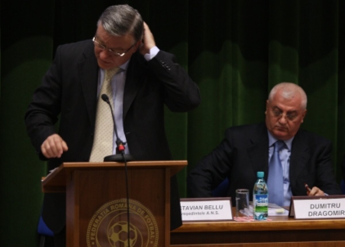 GALERIE FOTO Dezafilierea Craiovei » Mircea Sandu şi Marius Stan au încheiat "vizitele" Comitetului Executiv al FRF la DNA