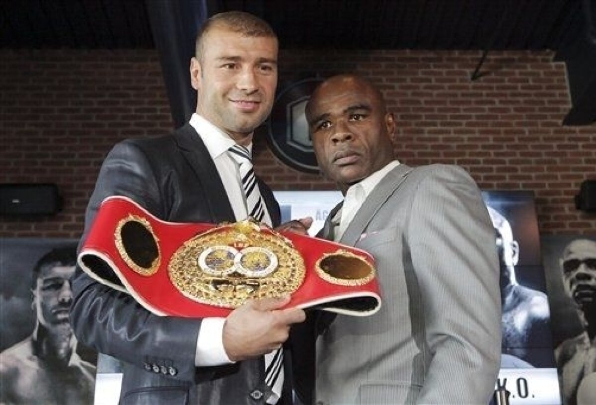 FOTO/ Duelul declaraţiilor » Bute şi Johnson au avut primul meci la conferinţa de presă