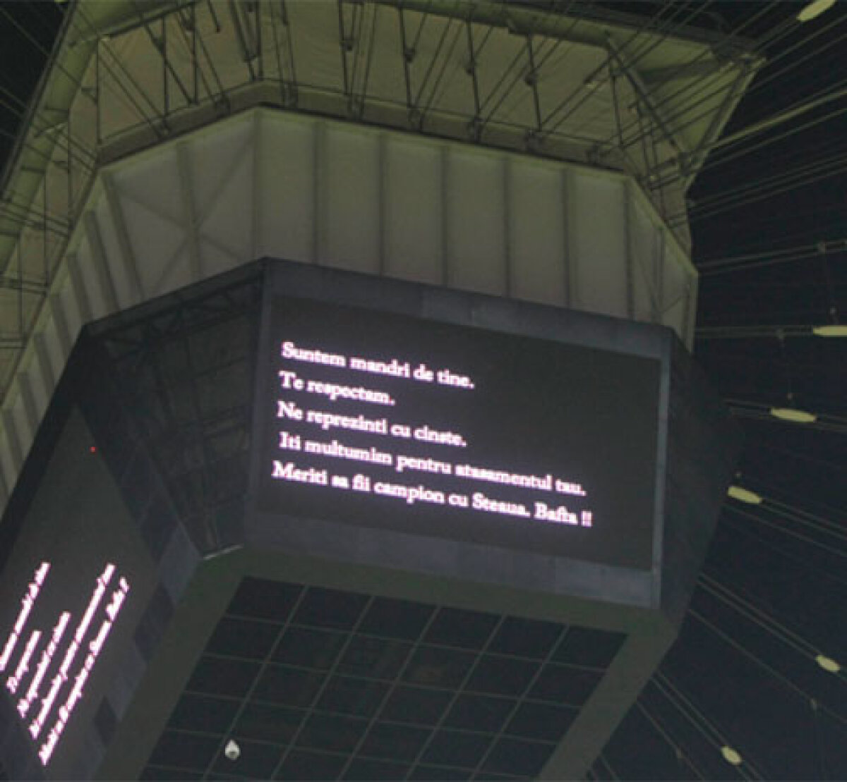 Stand up for the serbian! Vezi cu ce mesaj a fost întîmpinat Martinovici