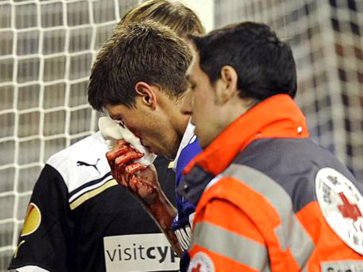 GALERIE FOTO Huntelaar a fost dus de pe teren direct la spital şi operat timp de o oră