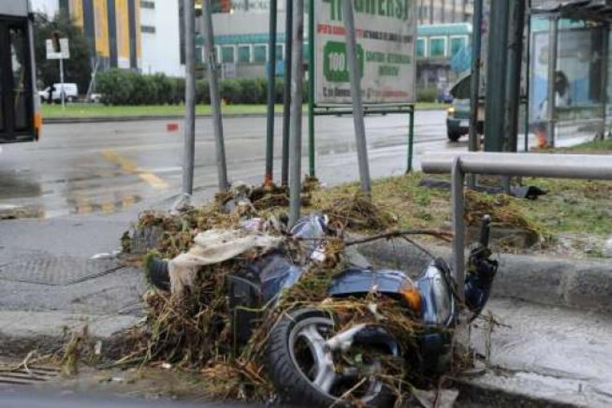 GALERIE FOTO » Imagini şocante din Genova! Furtunile au amînat Genoa-Inter