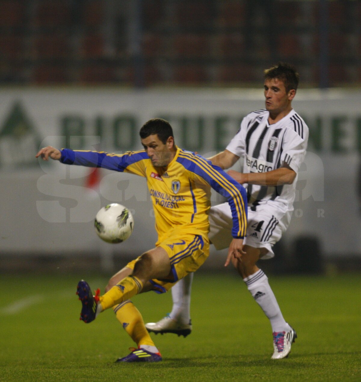 FOTO Astra şi Petrolul au încheiat nedecis derby-ul Ploieştiului, 1-1