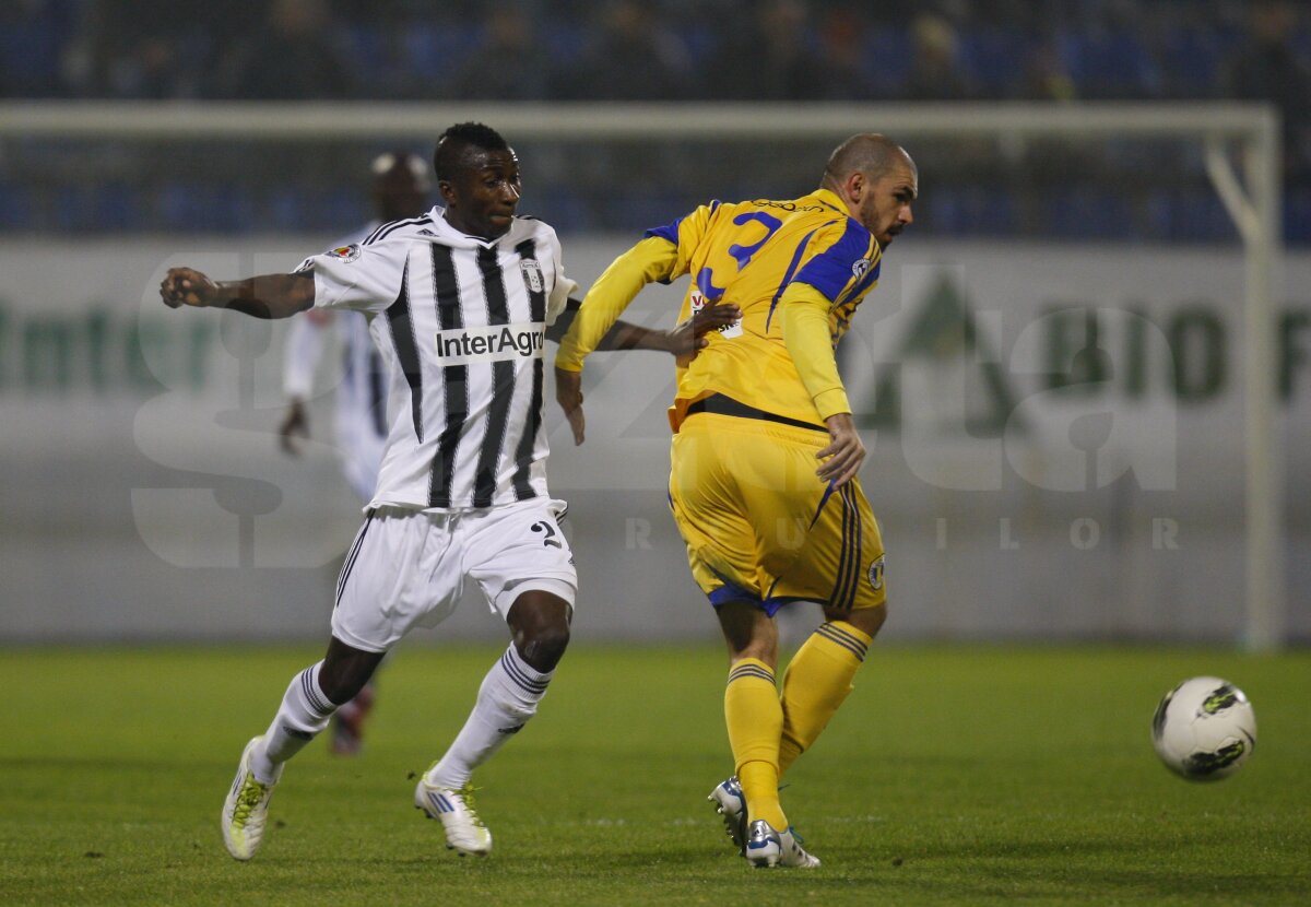 FOTO Astra şi Petrolul au încheiat nedecis derby-ul Ploieştiului, 1-1