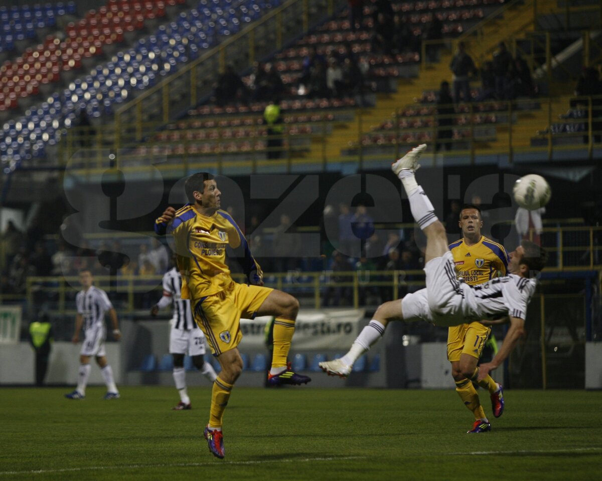 FOTO Astra şi Petrolul au încheiat nedecis derby-ul Ploieştiului, 1-1