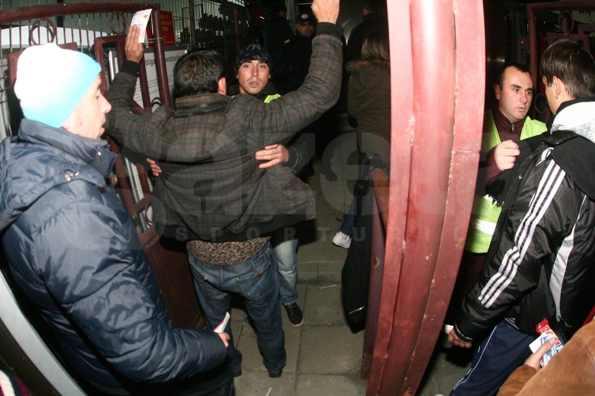 FOTO Niculae a adus victoria lui Dinamo în prelungirile meciului cu CFR, 3-2