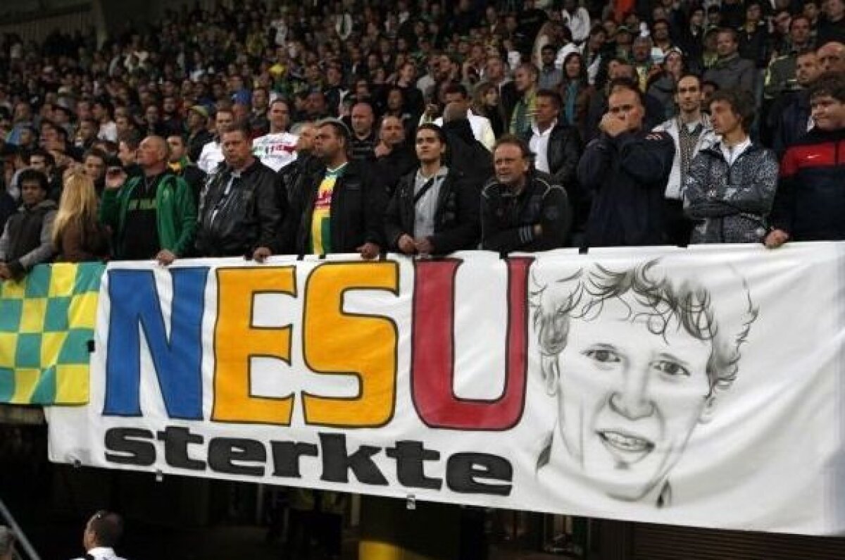 VIDEO Primele imagini cu Neşu » “Bichonul” a urmărit din tribună victoria echipei sale, Utrecht, 6-4 cu Ajax