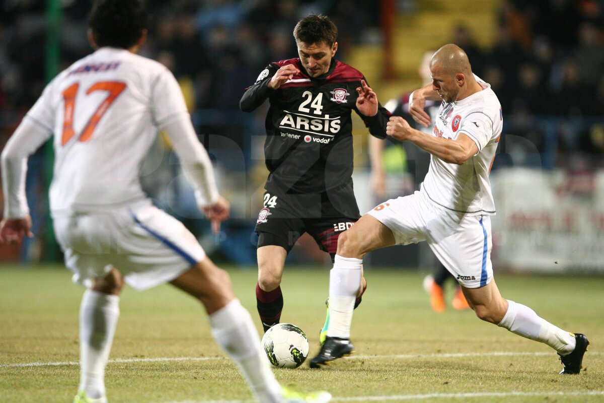 VIDEO » Rapid a ajuns la două puncte de Dinamo după victoria cu 2-0 de la Tg. Mureş