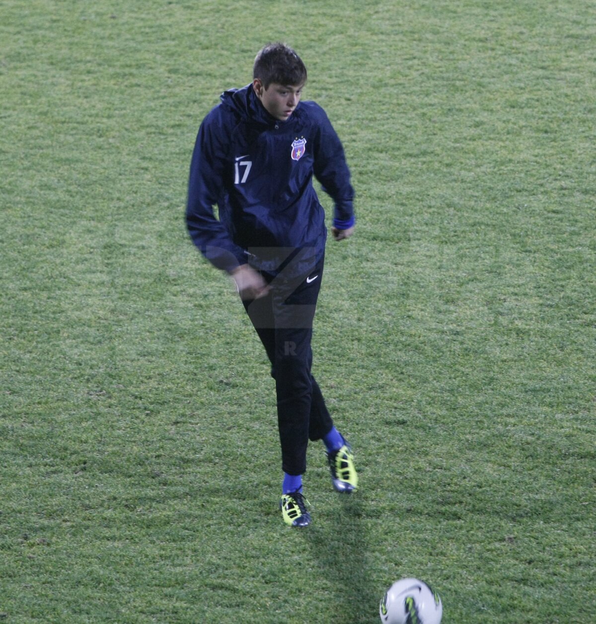 FOTO Antrenamentul răniţilor la Steaua. Galamaz poartă cască, Iliev are mîna în ghips