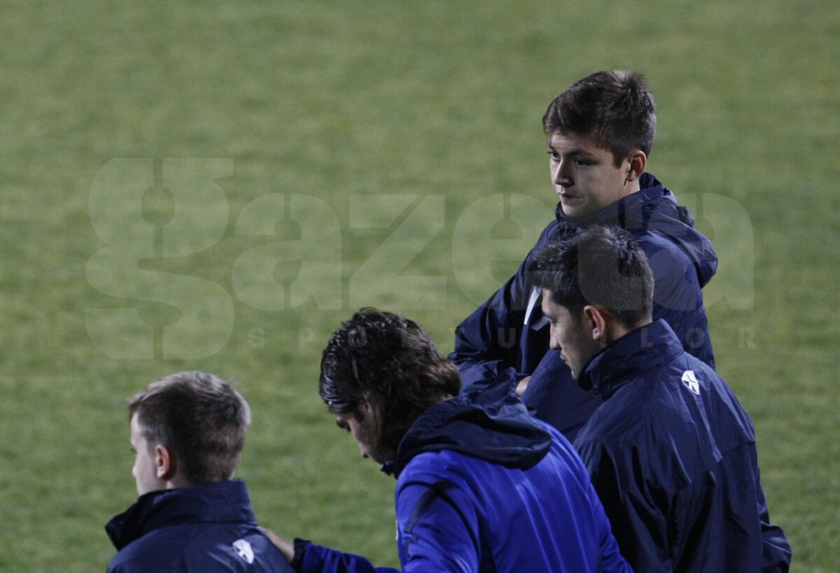 FOTO Antrenamentul răniţilor la Steaua. Galamaz poartă cască, Iliev are mîna în ghips