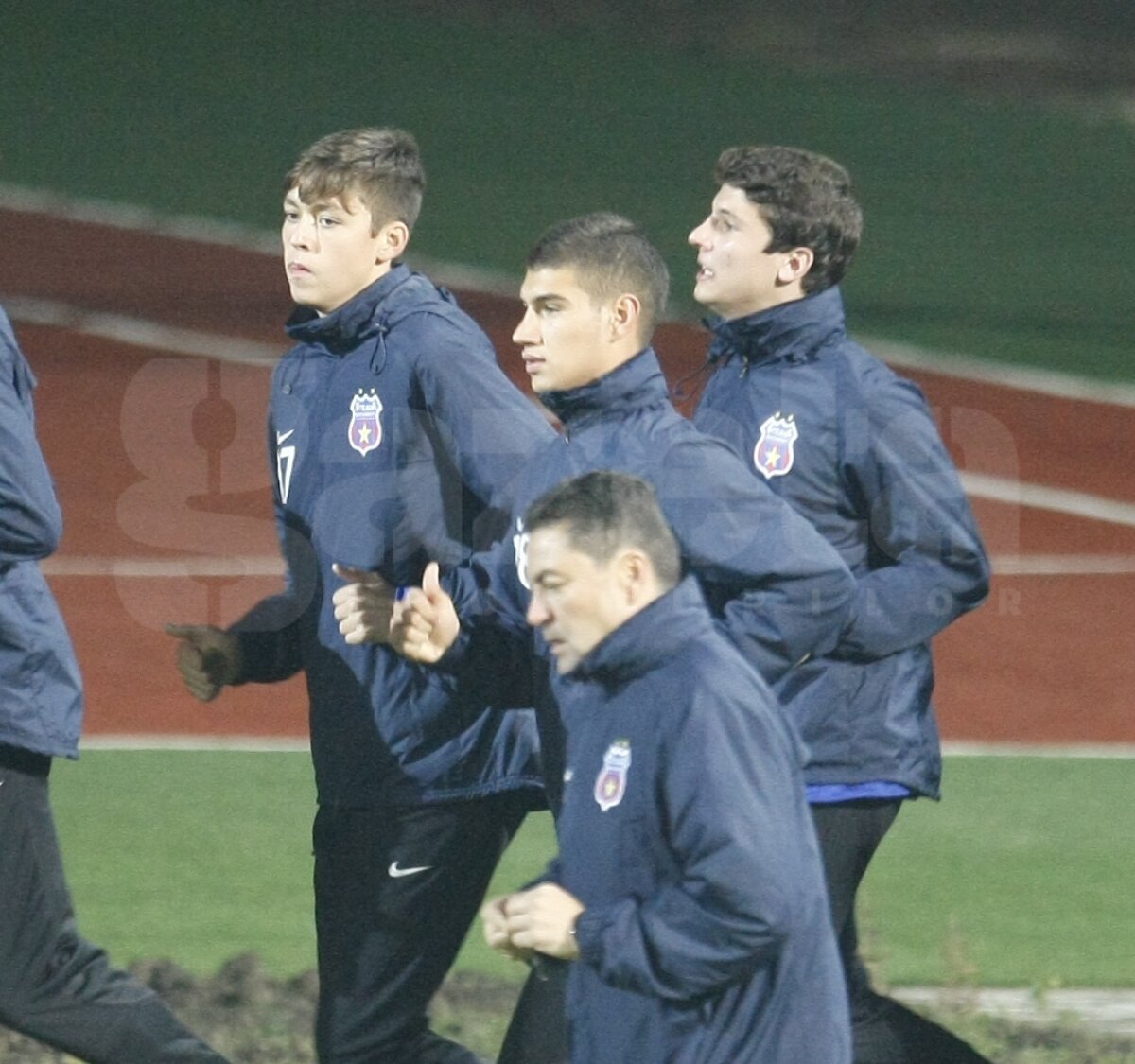 FOTO Antrenamentul răniţilor la Steaua. Galamaz poartă cască, Iliev are mîna în ghips