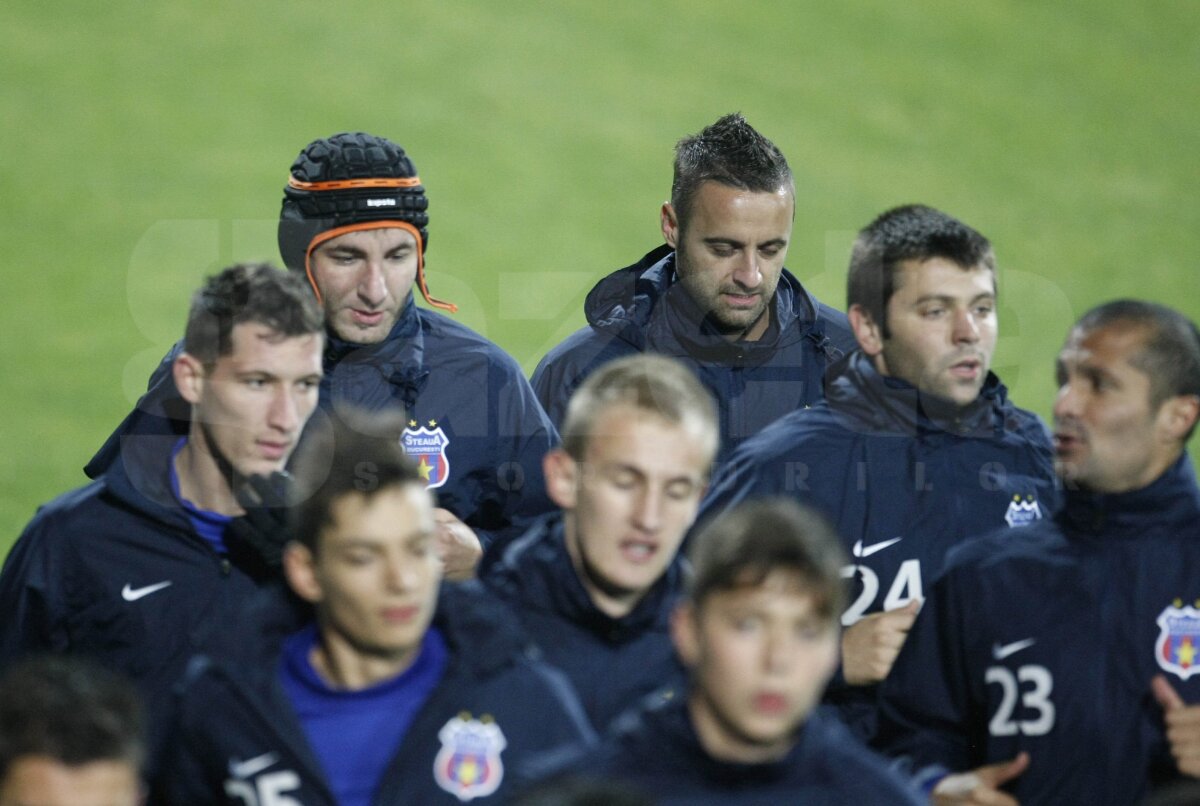 FOTO Antrenamentul răniţilor la Steaua. Galamaz poartă cască, Iliev are mîna în ghips