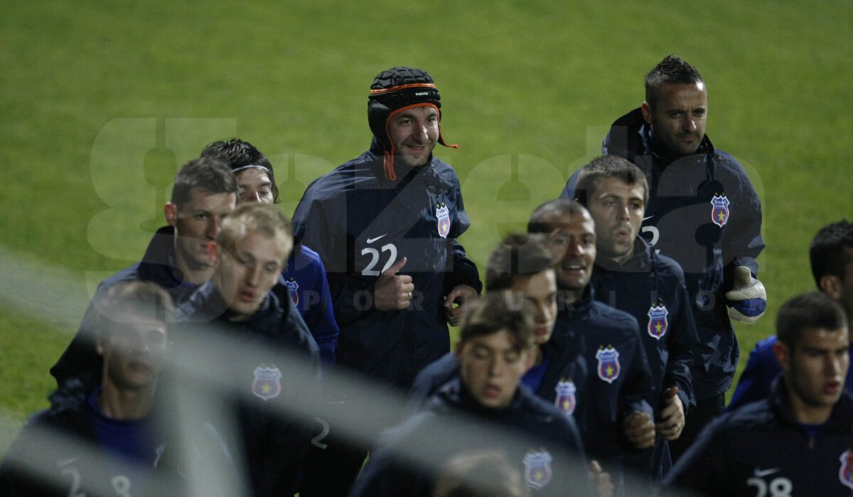 FOTO Antrenamentul răniţilor la Steaua. Galamaz poartă cască, Iliev are mîna în ghips