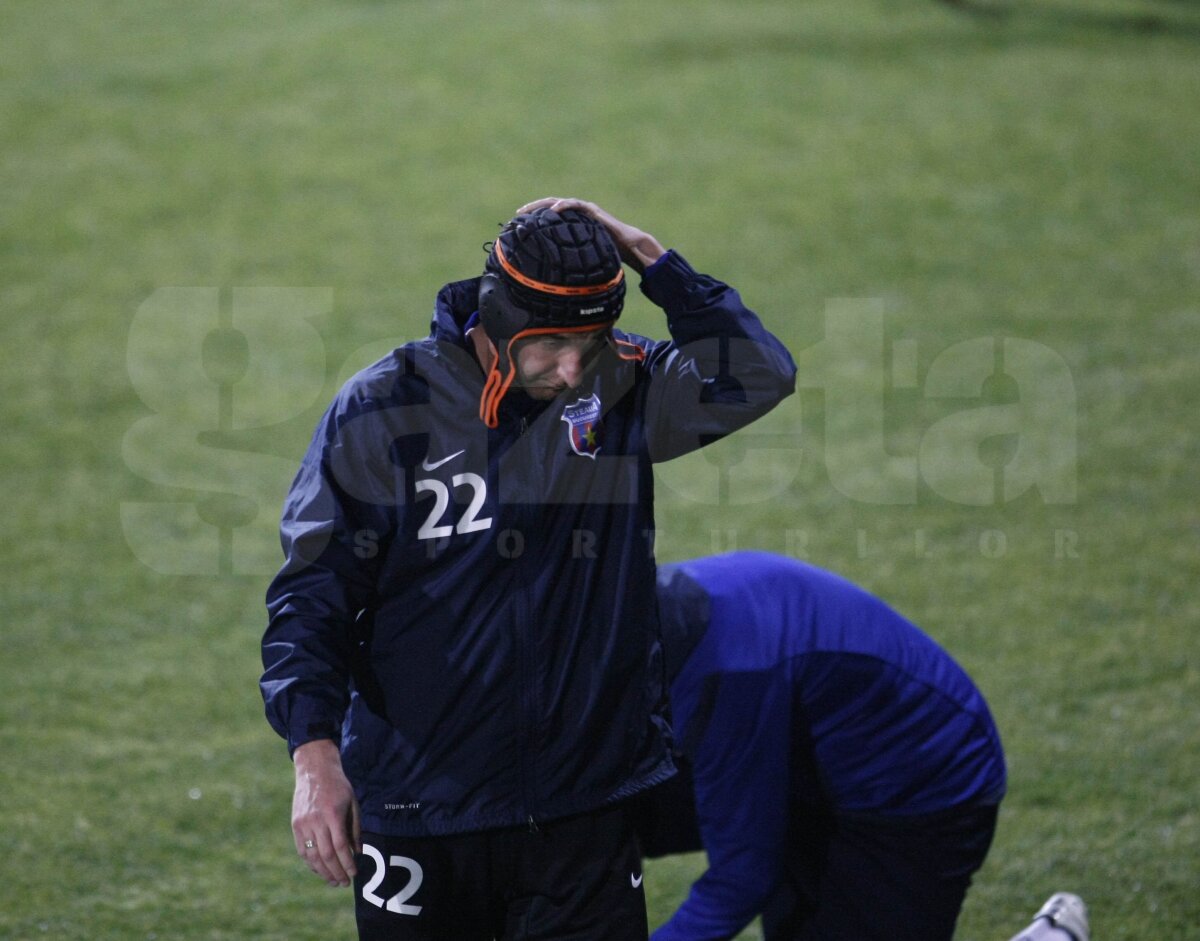 FOTO Antrenamentul răniţilor la Steaua. Galamaz poartă cască, Iliev are mîna în ghips
