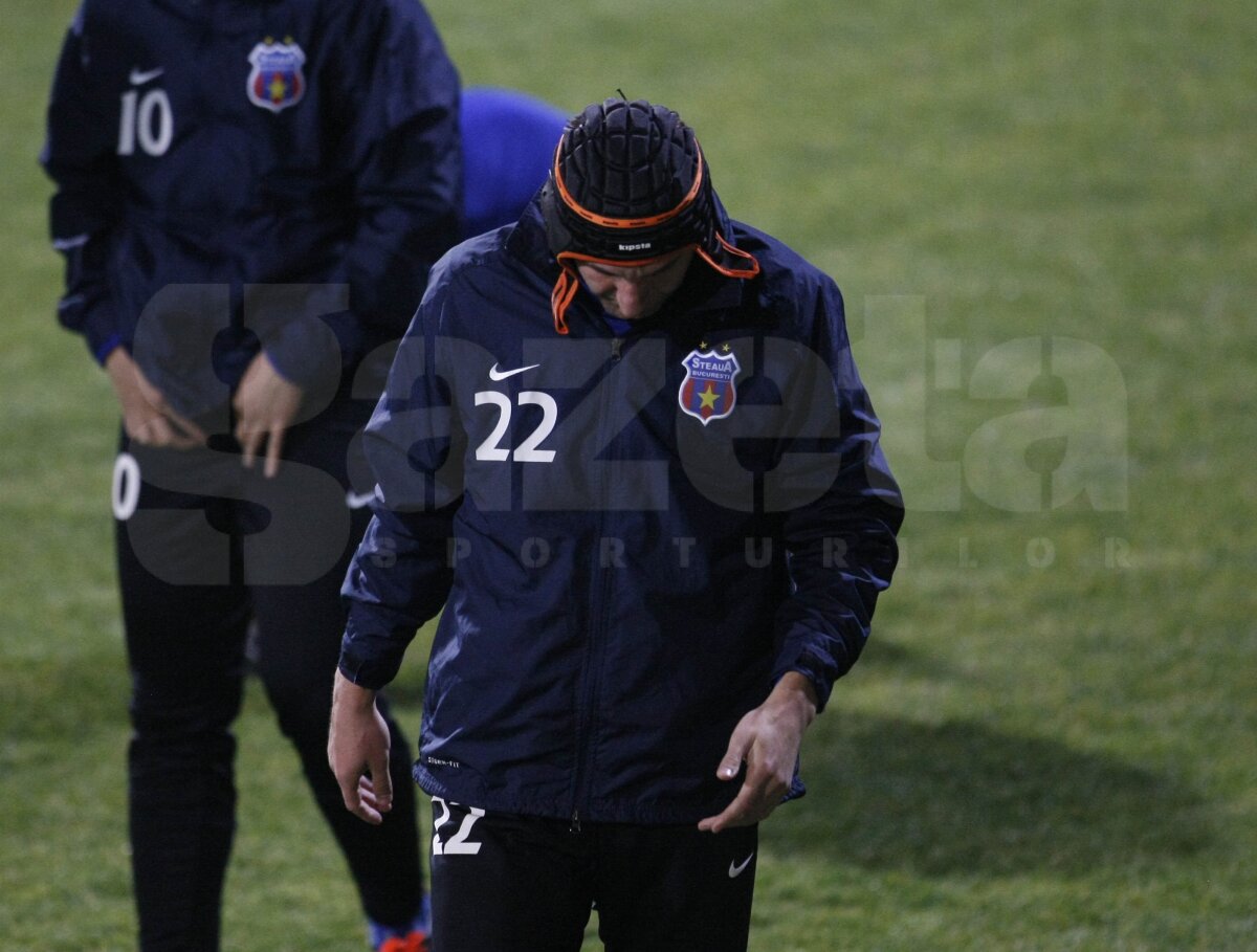 FOTO Antrenamentul răniţilor la Steaua. Galamaz poartă cască, Iliev are mîna în ghips