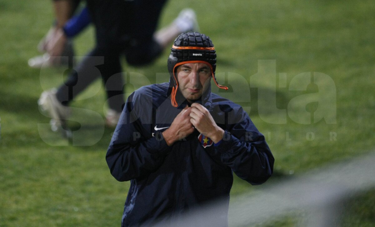 FOTO Antrenamentul răniţilor la Steaua. Galamaz poartă cască, Iliev are mîna în ghips