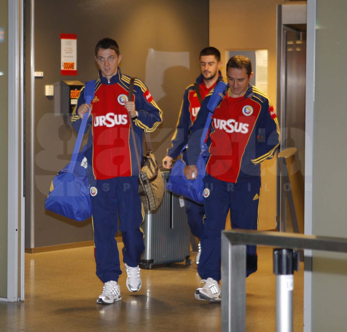FOTO Lotul Românei a ajuns la Liege. Grigore, convocat în ultimul moment de Piţurcă