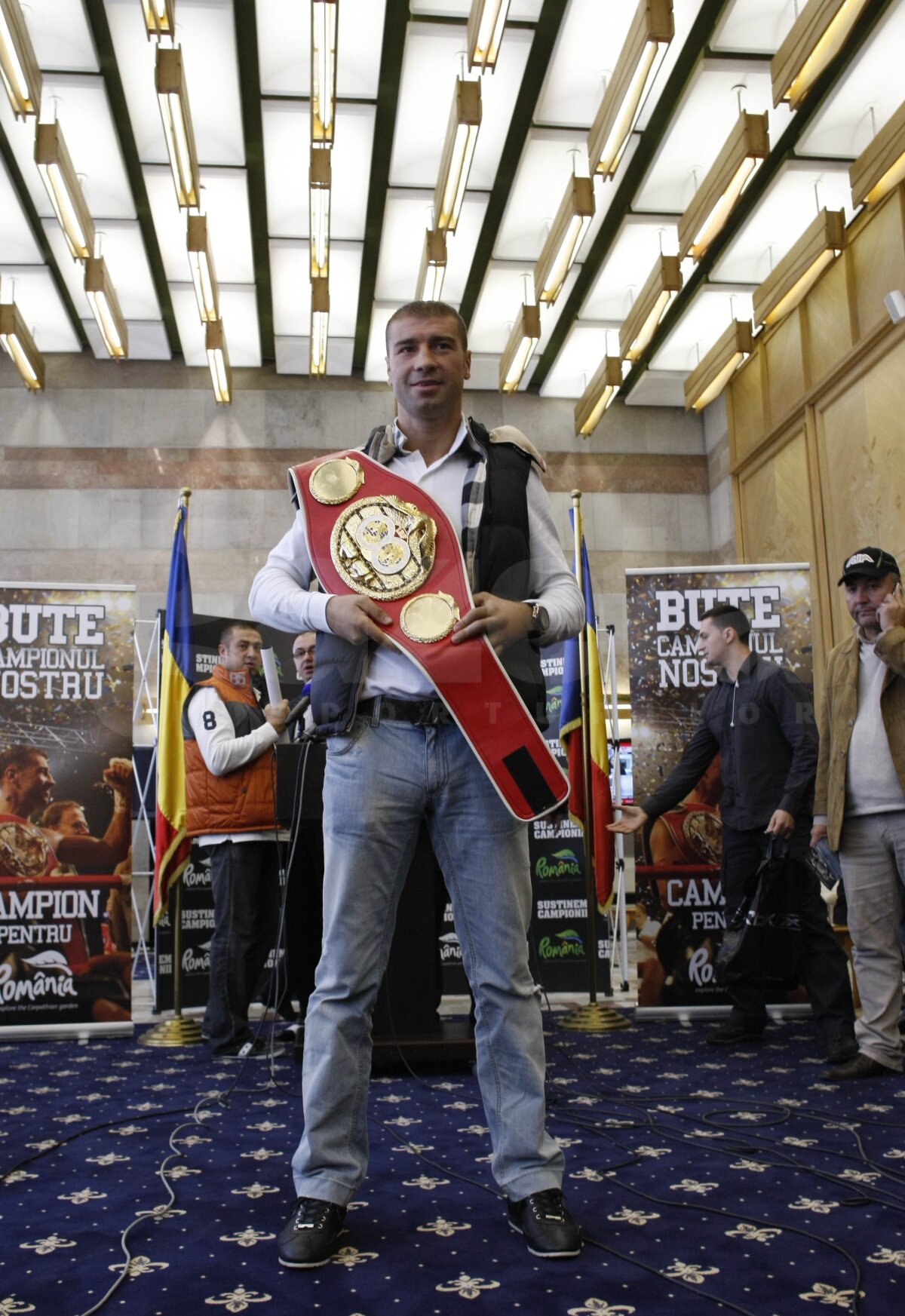 FOTO Victoria cu Glen Johnson i-a speriat pe adversari. Bute: "Ward nu va accepta să boxeze cu mine"