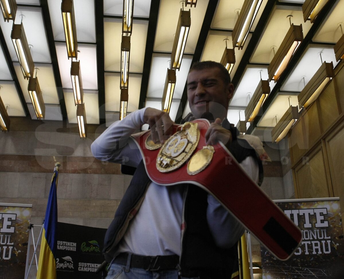 FOTO Victoria cu Glen Johnson i-a speriat pe adversari. Bute: "Ward nu va accepta să boxeze cu mine"