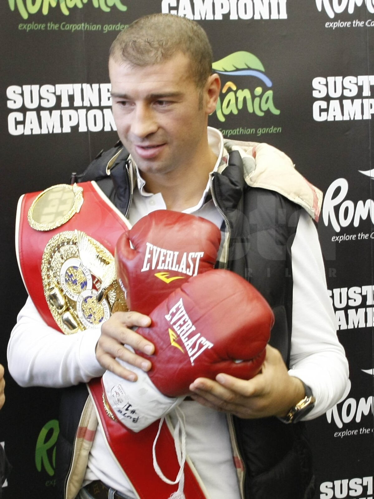 FOTO Victoria cu Glen Johnson i-a speriat pe adversari. Bute: "Ward nu va accepta să boxeze cu mine"