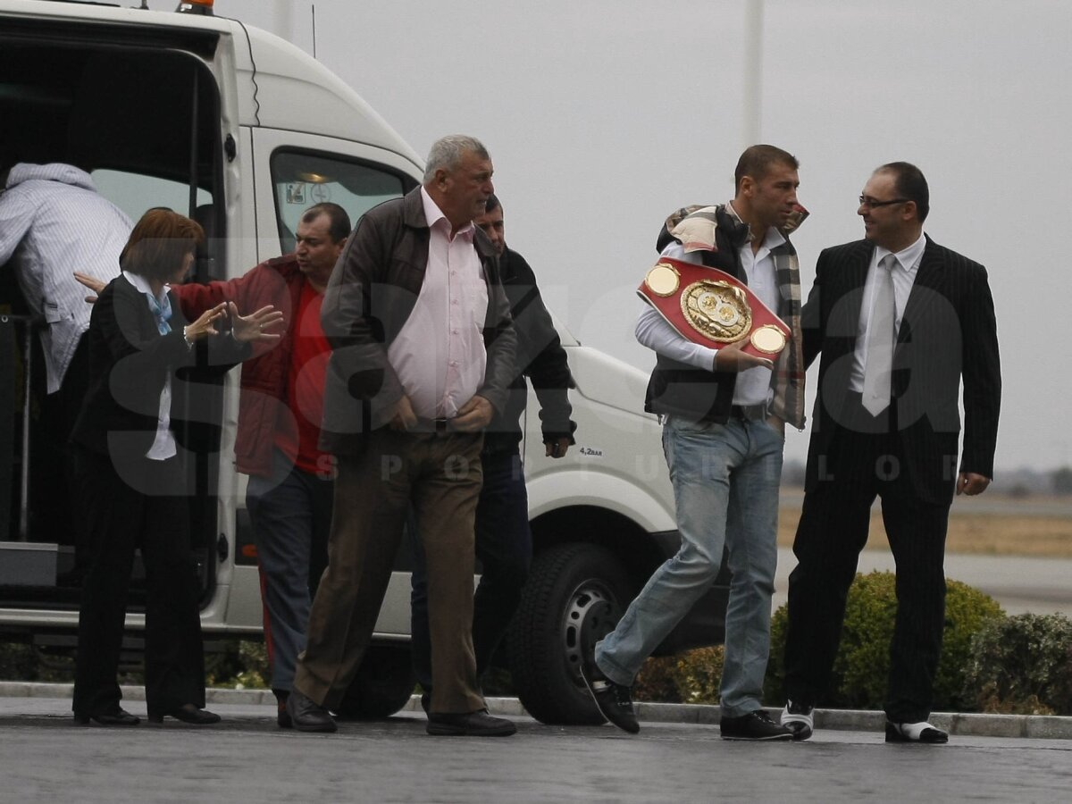 FOTO Victoria cu Glen Johnson i-a speriat pe adversari. Bute: "Ward nu va accepta să boxeze cu mine"