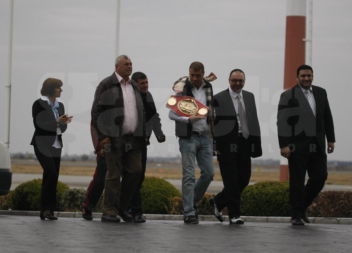 FOTO Victoria cu Glen Johnson i-a speriat pe adversari. Bute: "Ward nu va accepta să boxeze cu mine"