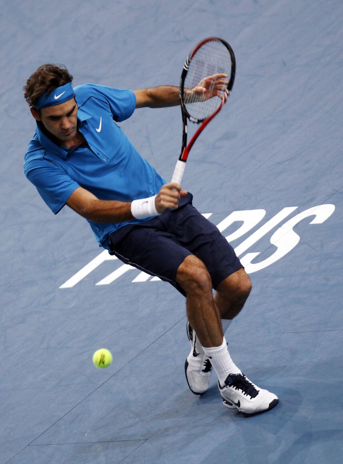 FOTO Federer l-a învins pe Tsonga în finala de la Paris Bercy şi a cîştigat al 18-lea Masters din carieră