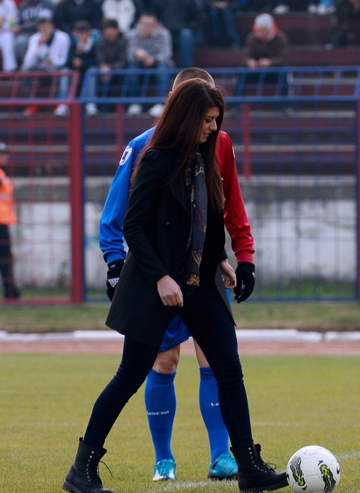 FOTO/ Sorana Cîrstea a dat lovitura de start la Chindia Tîrgovişte-UTA Arad 0-0