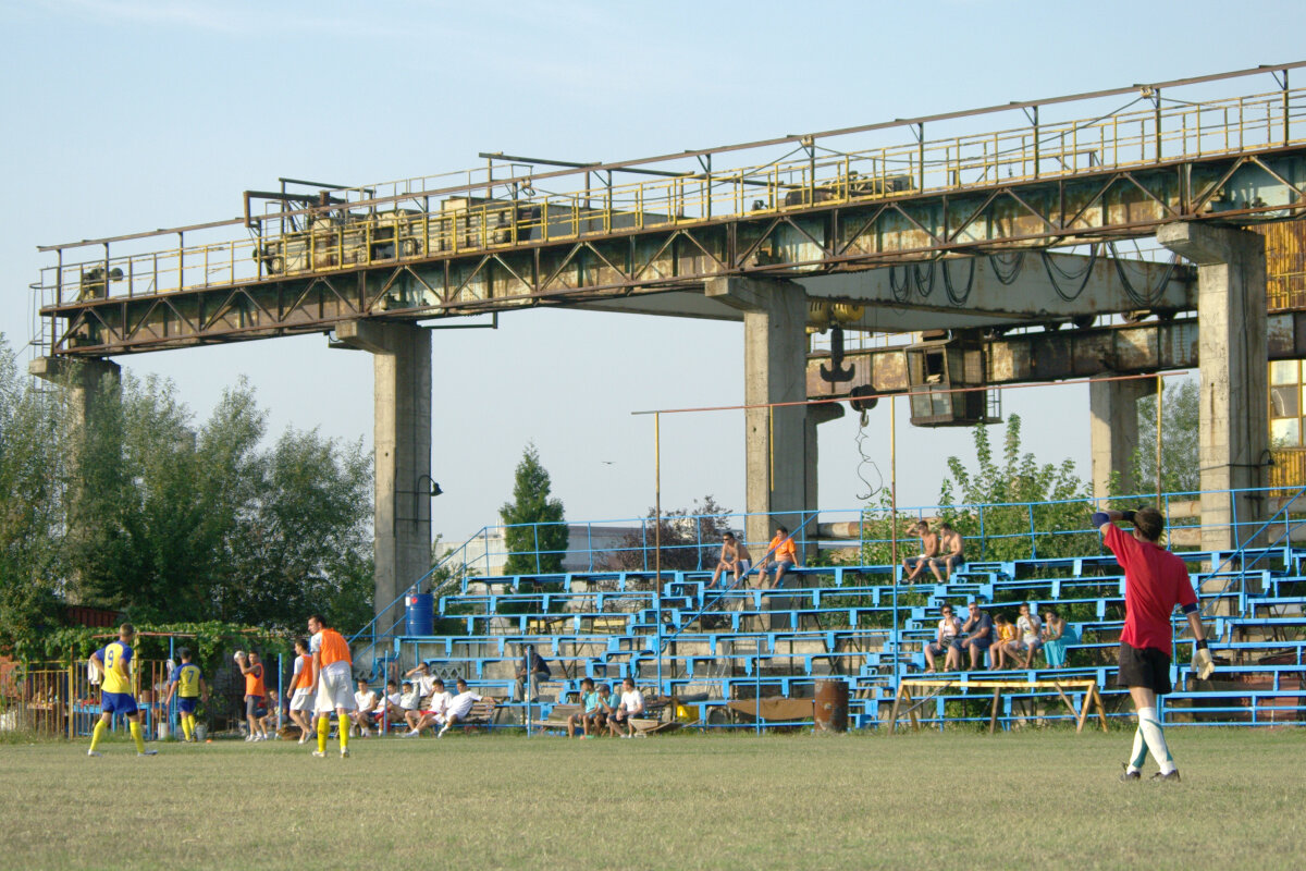 INFOGRAFIE & GALERIE FOTO Stadioanele cartierelor se prăbuşesc » Aşa arată arenele mici ale Bucureştiului!