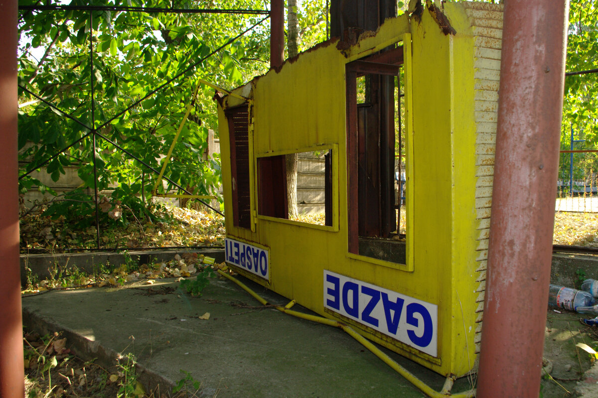 INFOGRAFIE & GALERIE FOTO Stadioanele cartierelor se prăbuşesc » Aşa arată arenele mici ale Bucureştiului!