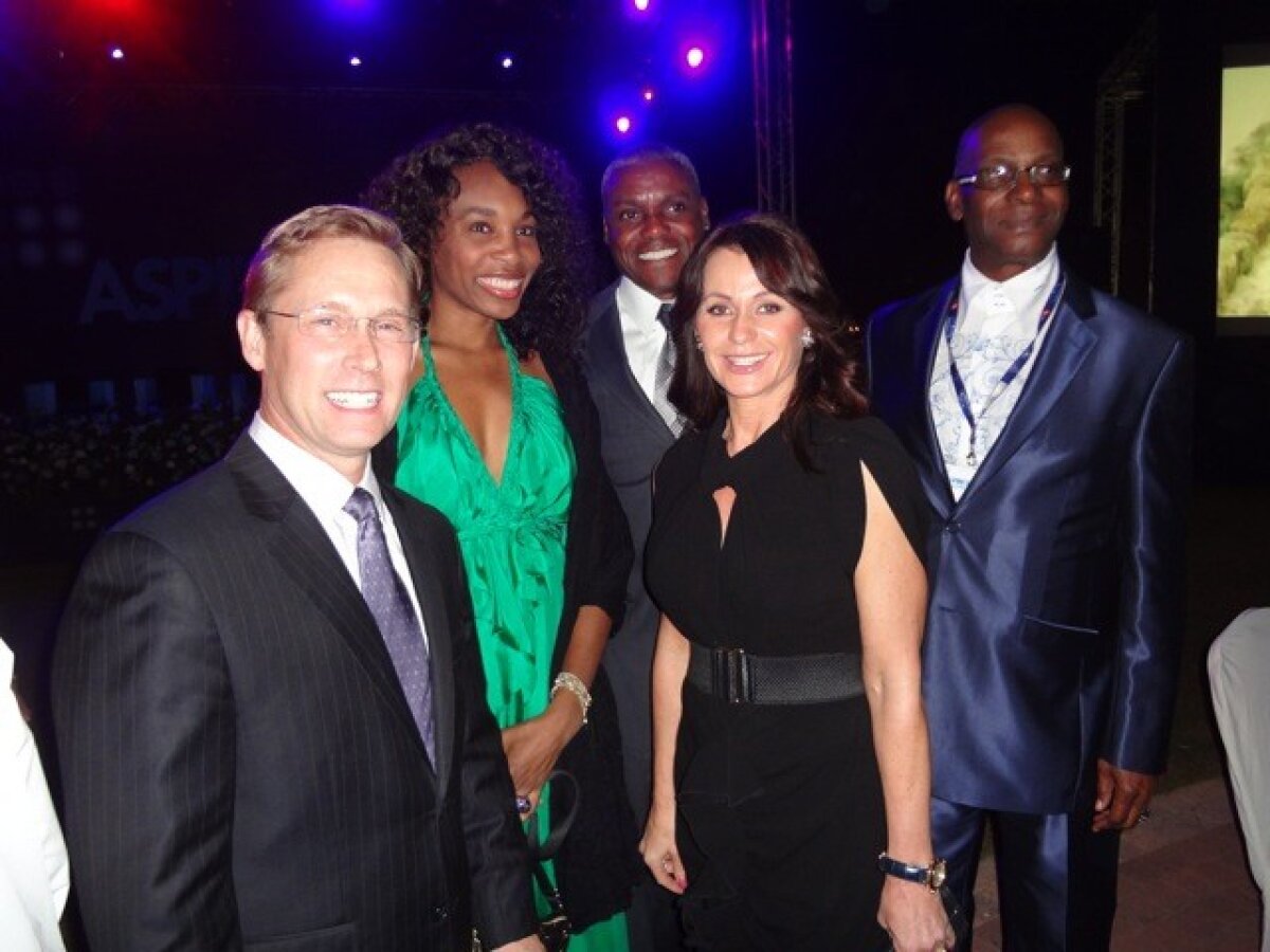 Cum şi-a serbat cei 50 de ani » Imagini de la aniversarea Nadiei din Qatar