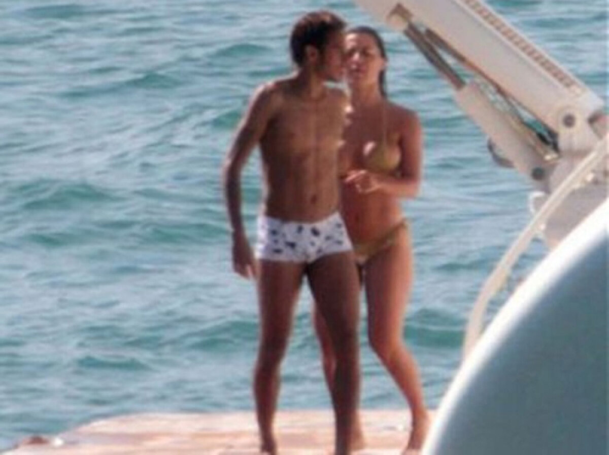GALERIE FOTO Frumoasa Carol Abranches i-a luat minţile lui Neymar!