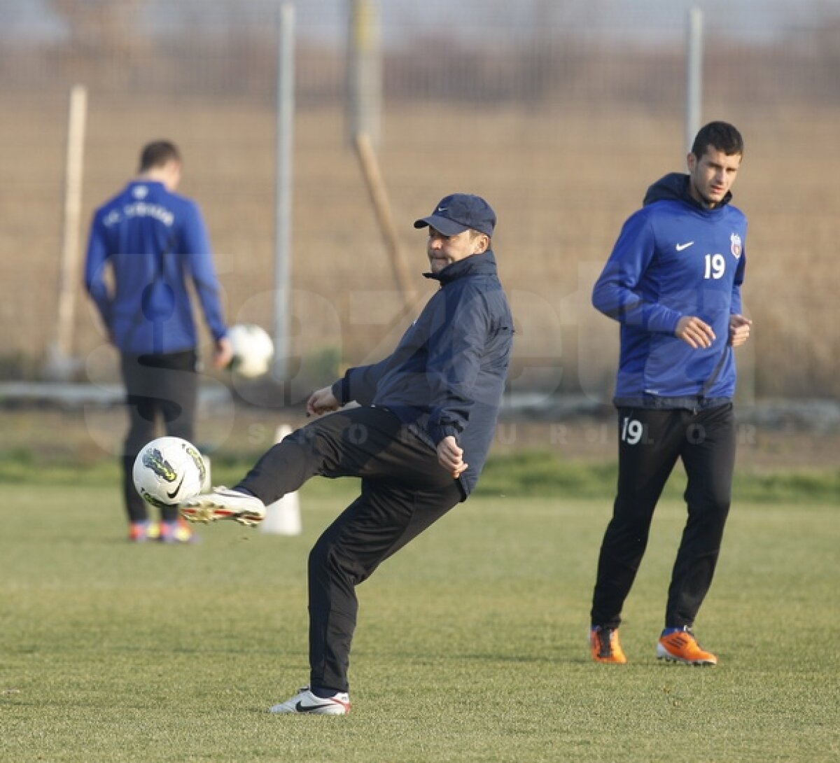 FOTO Steliştii se antrenează acum la Buftea » Nikolici a şocat cu "un nou look"
