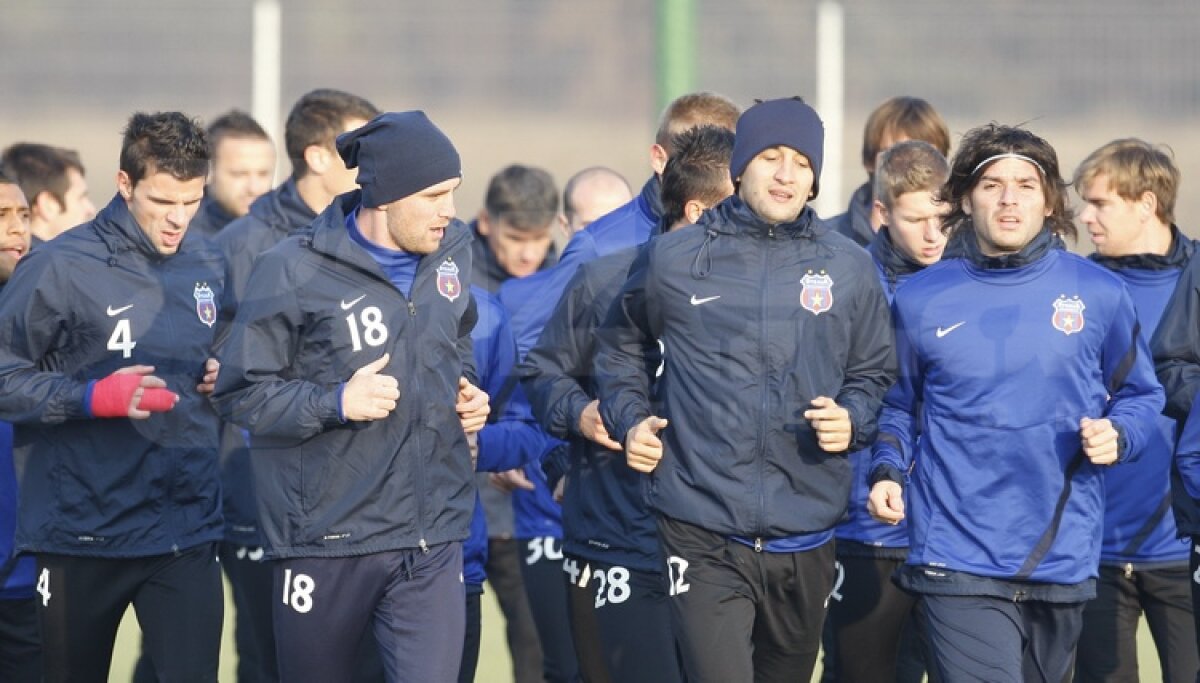 FOTO Steliştii se antrenează acum la Buftea » Nikolici a şocat cu "un nou look"