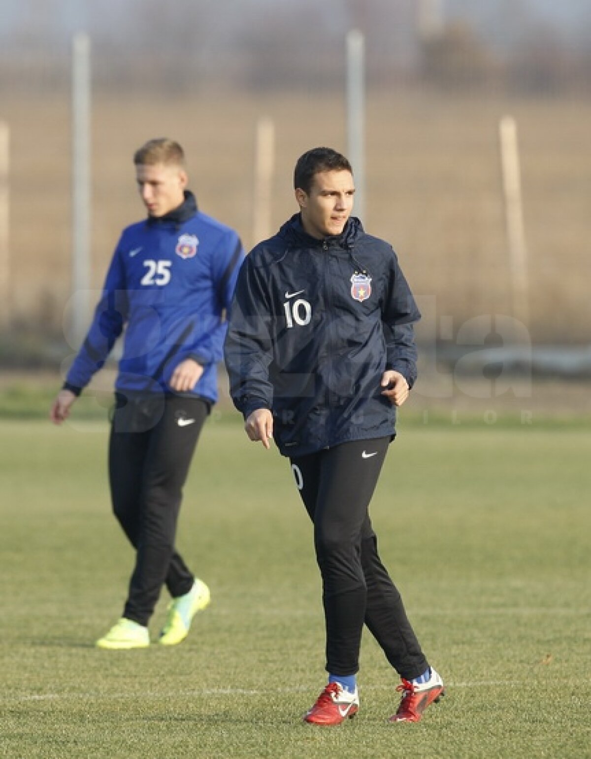 FOTO Steliştii se antrenează acum la Buftea » Nikolici a şocat cu "un nou look"