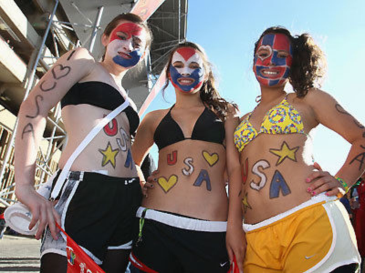 GALERIE FOTO Te-ai gîndit vreodată la body-paint? » Ai aici mai multe modele ;)