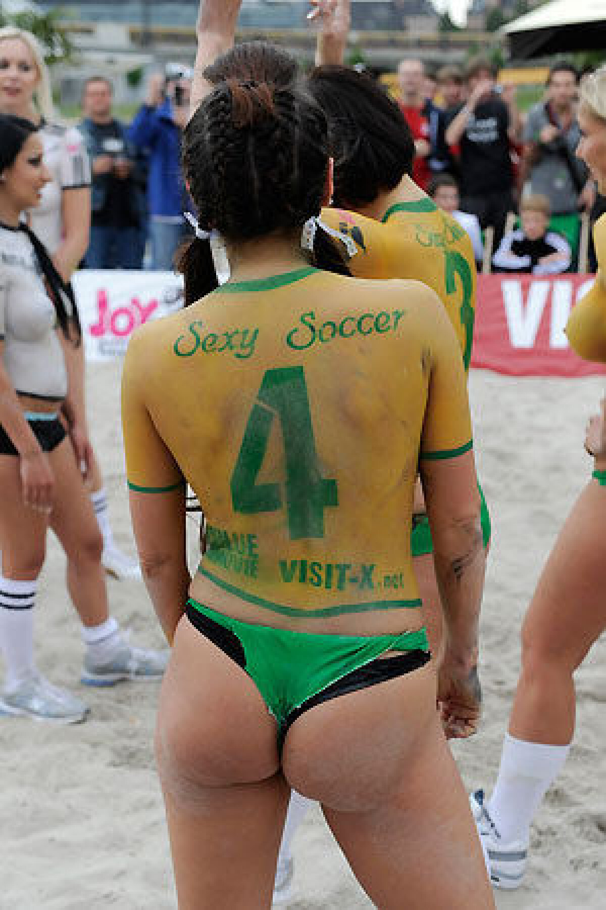 GALERIE FOTO Te-ai gîndit vreodată la body-paint? » Ai aici mai multe modele ;)