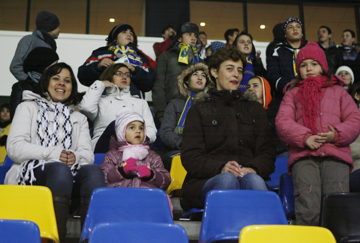 Petrolul pierde cu 0-1 în faţa lui FCM Tg. Mureş un meci cu trei eliminaţi