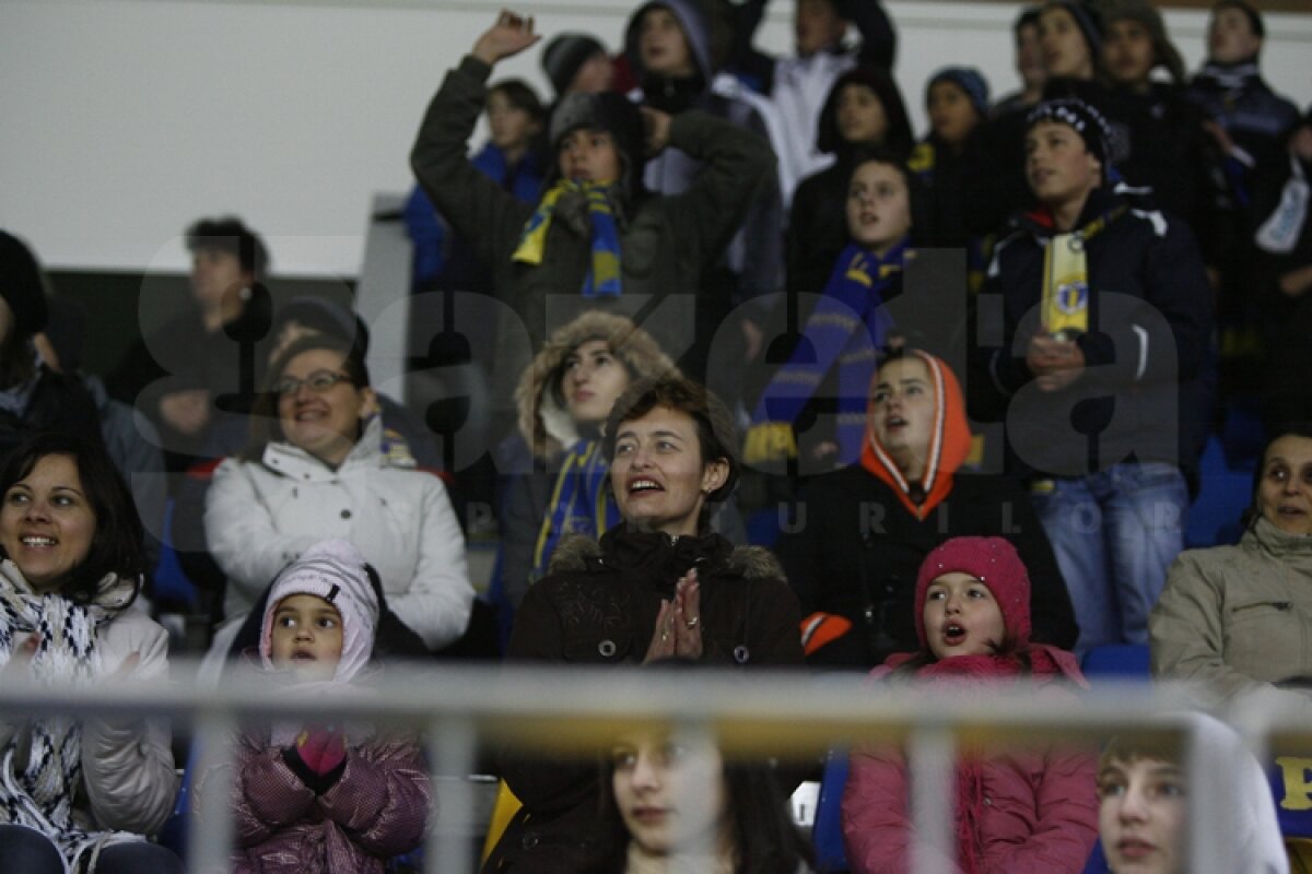 Petrolul pierde cu 0-1 în faţa lui FCM Tg. Mureş un meci cu trei eliminaţi