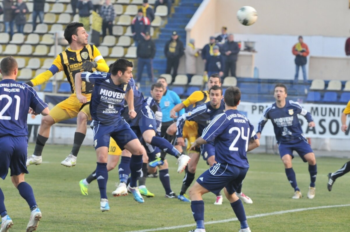 FOTO » FC Braşov - CS Mioveni 4-0. Prima victorie pentru Şumudică pe banca "stegarilor"