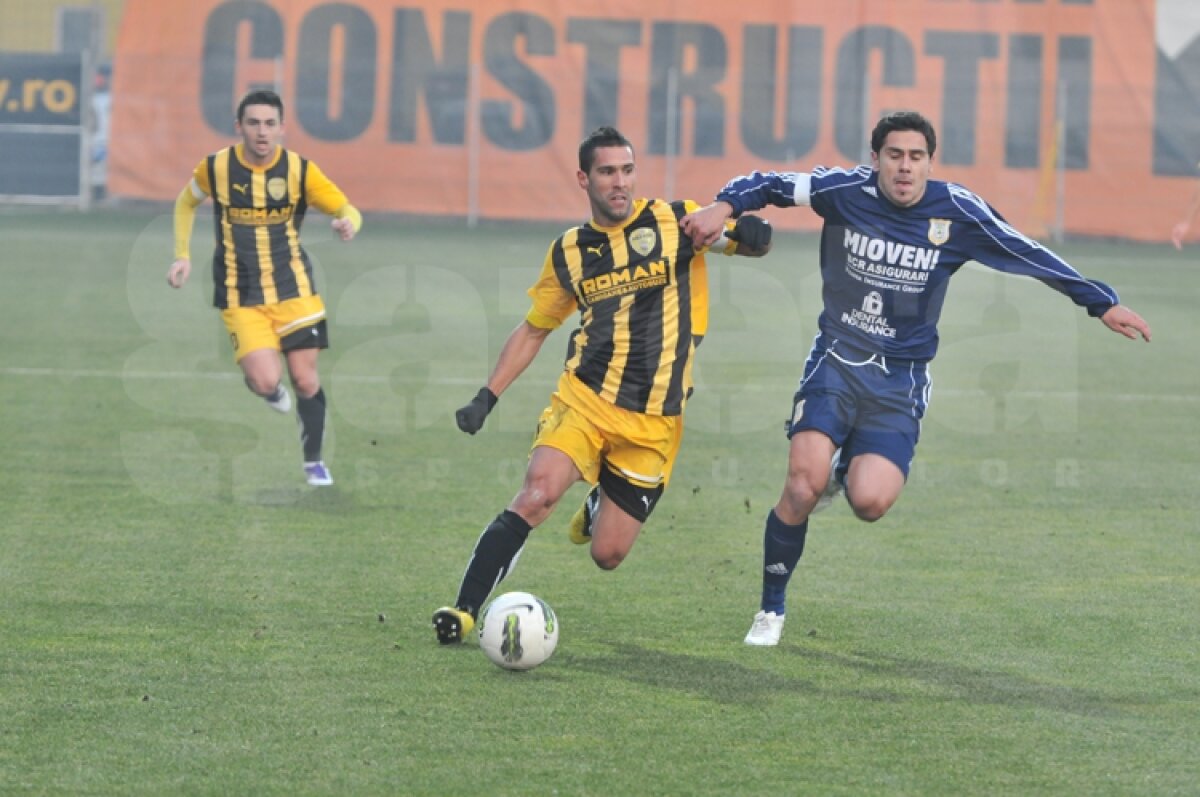 FOTO » FC Braşov - CS Mioveni 4-0. Prima victorie pentru Şumudică pe banca "stegarilor"