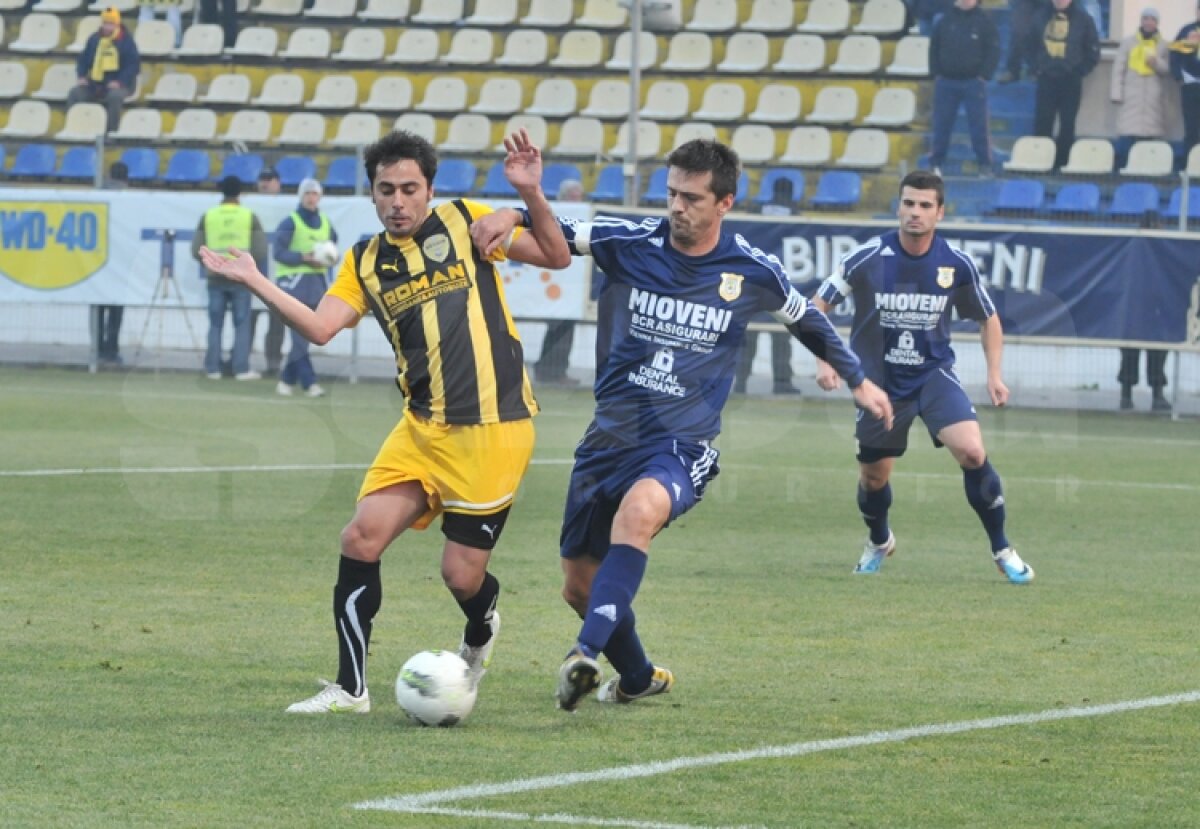 FOTO » FC Braşov - CS Mioveni 4-0. Prima victorie pentru Şumudică pe banca "stegarilor"