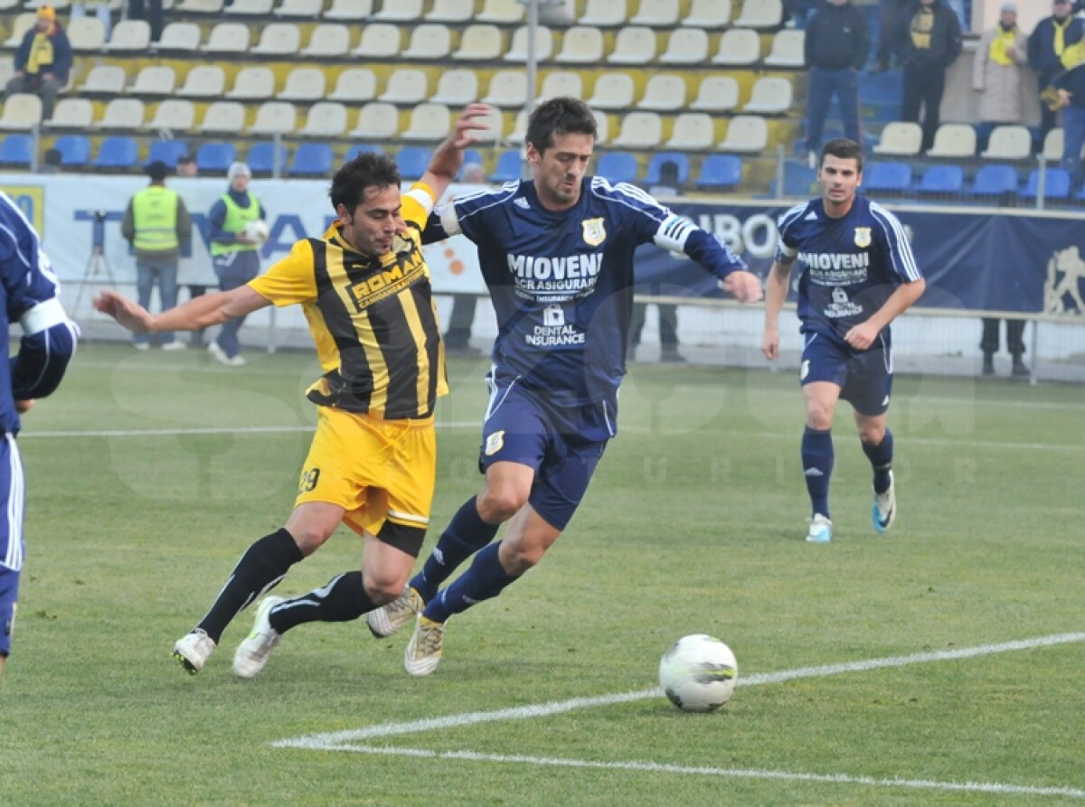 FOTO » FC Braşov - CS Mioveni 4-0. Prima victorie pentru Şumudică pe banca "stegarilor"