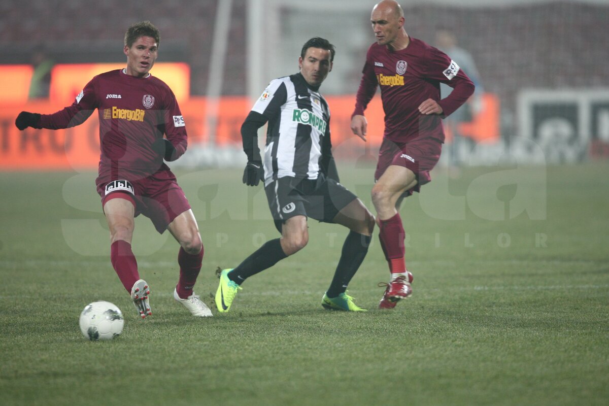 FOTO U cu fanii, CFR cu fotbalul! "Feroviarii" s-au impus în derby-ul de tradiţie al Clujului, 3-1