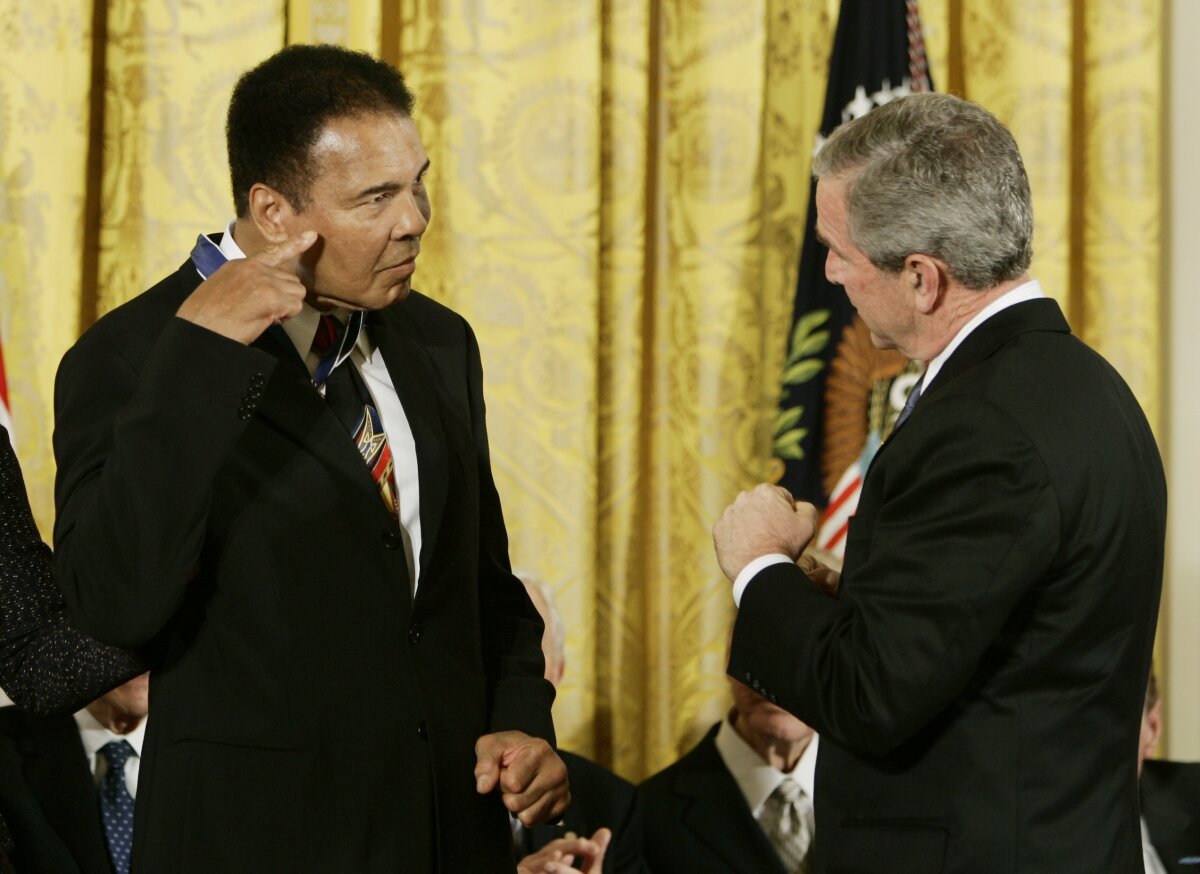 FOTO&VIDEO A fost odată guralivul Ali » Marele Cassius Clay se topeşte pe zi ce trece. Boala Parkinson îl ucide!