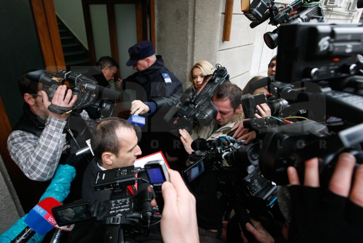 Dacă e luni, fotbalul merge la DNA » Victor Piţurcă şi Mircea Sandu au stat fiecare cîte o jumătate de oră cu procurorii Anticorupţie