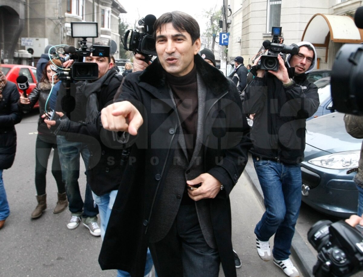 Dacă e luni, fotbalul merge la DNA » Victor Piţurcă şi Mircea Sandu au stat fiecare cîte o jumătate de oră cu procurorii Anticorupţie